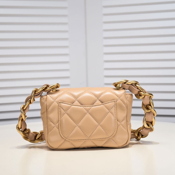 シャネルバッグ側面デザイン